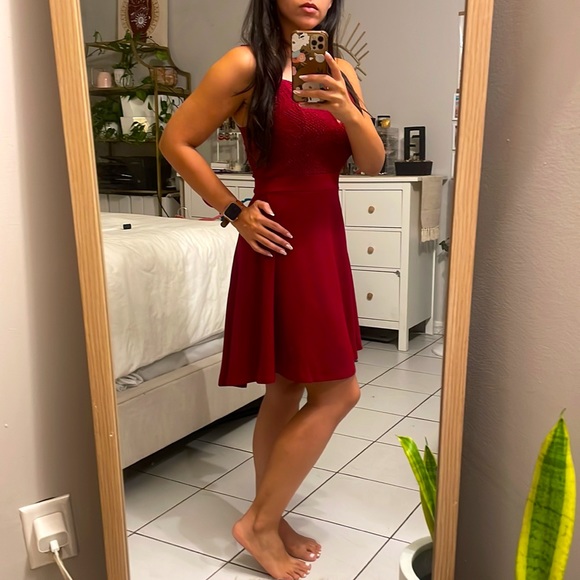 Short Burgundy dress - Picture 4 of 5